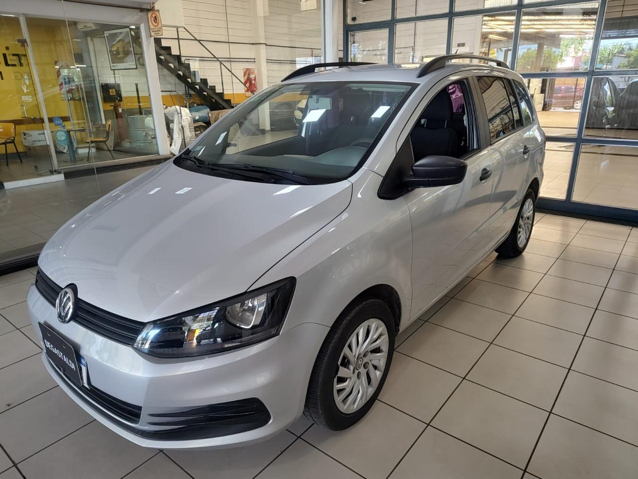 VOLKSWAGEN SURAN 1.6 5D 060